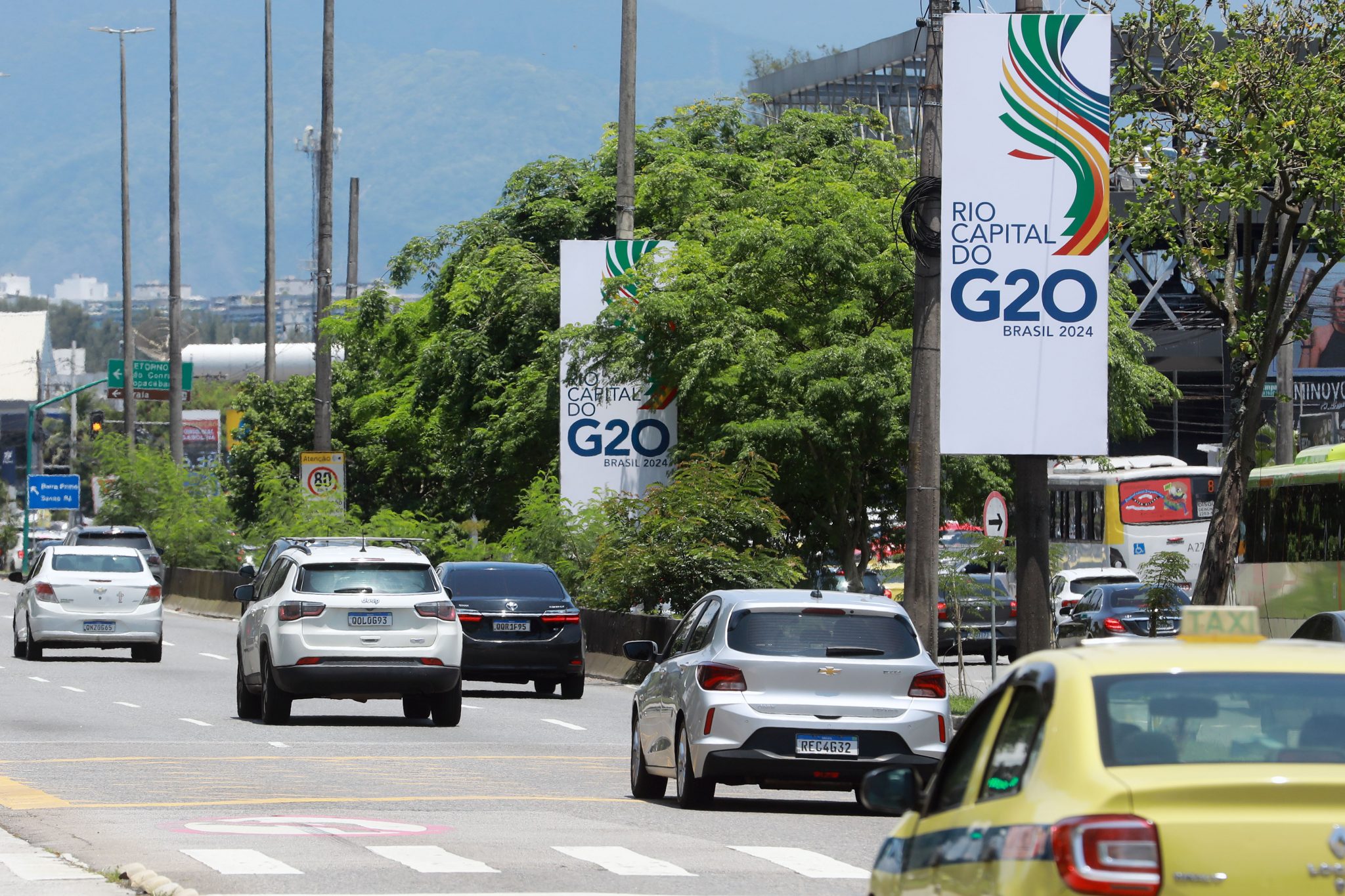 Diversos banners anunciam o G20 na cidade - Marcos de Paula/Prefeitura do Rio