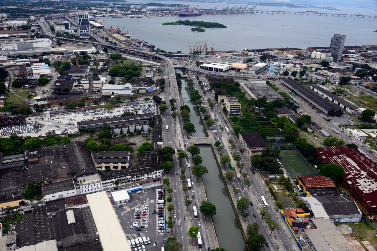 Prefeitura altera circulação viária na Avenida Francisco Bicalho a partir de sábado