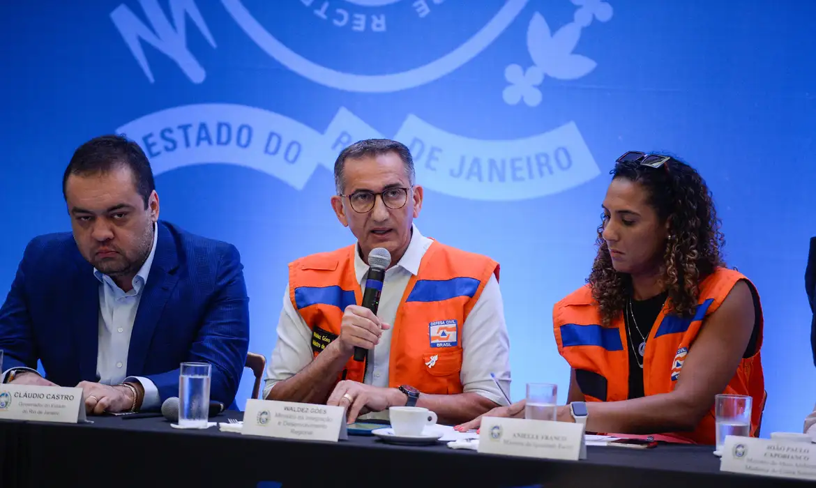 Comitiva do governo federal visita área atingida por chuva no Rio de Janeiro - Foto: Tomaz Silva - Agência Brasil