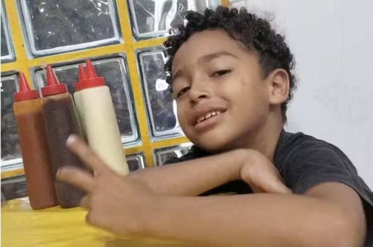 Édson Davi Silva Almeida, de 6 anos, desapareceu na praia da Barra da Tijuca - Foto: Reprodução