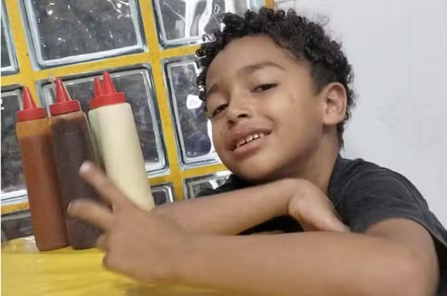 Édson Davi Silva Almeida, de 6 anos, desapareceu na praia da Barra da Tijuca - Foto: Reprodução