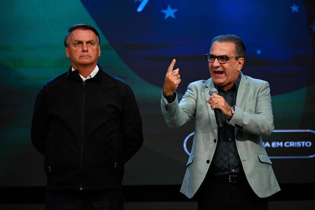 O ex-presidente Jair Bolsonaro e o pastor Silas Malafaia. Foto: Mauro Pimentel/AFP