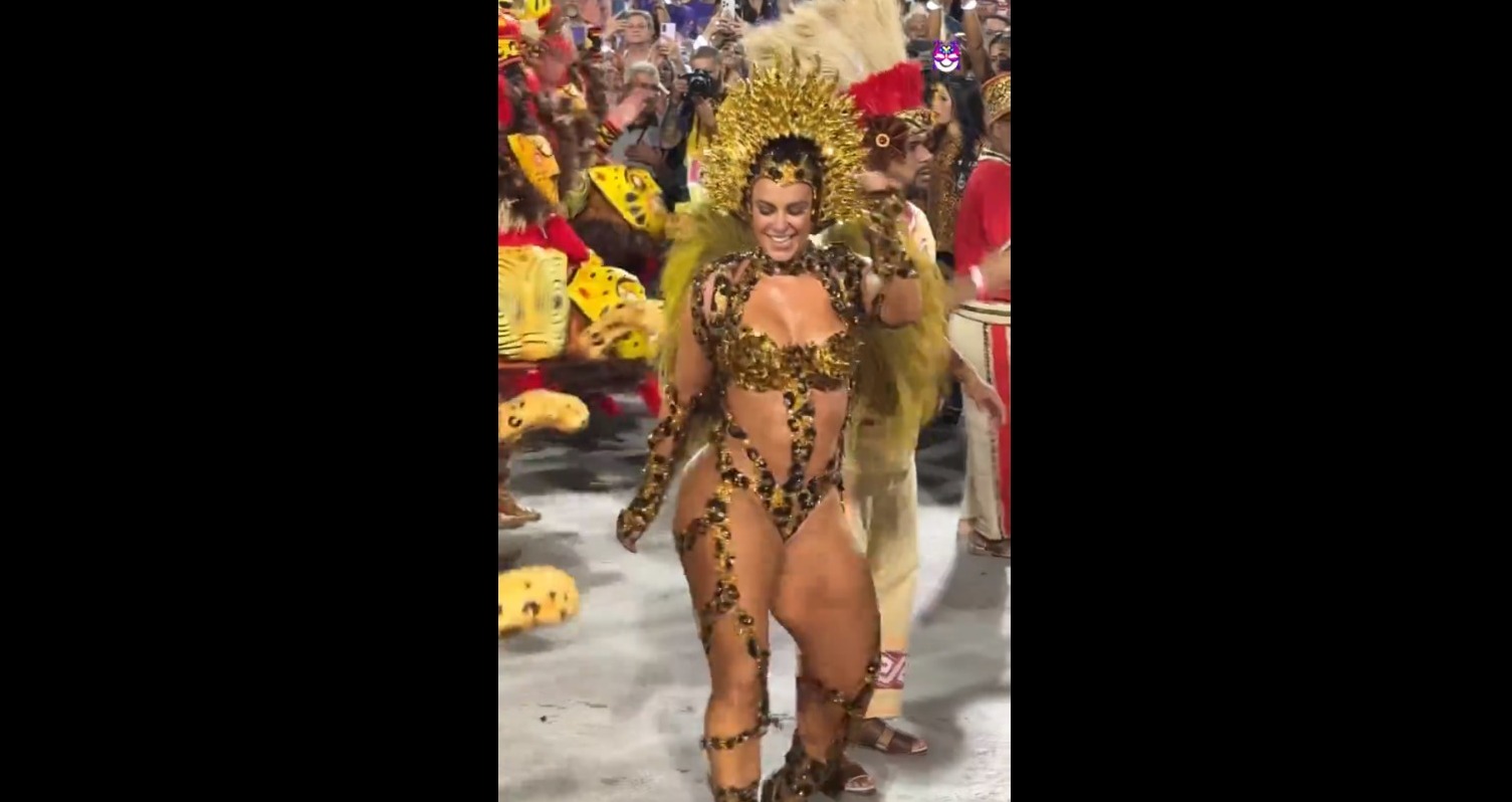 Paolla Oliveira durante desfile no carnaval 2024. (Foto: Reprodução)