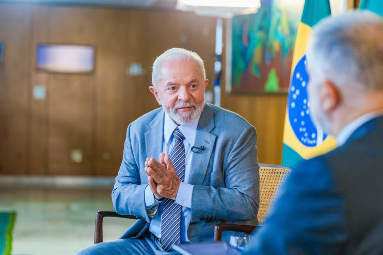 O presidente Lula durante entrevista ao jornalista Kennedy Alencar, no programa “É Notícia”, da RedeTV! - Foto: Ricardo Stuckert / PR