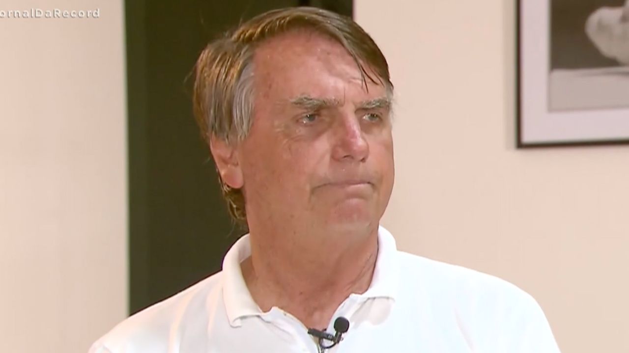 Bolsonaro em entrevista ao jornal da Record. Foto: Reprodução