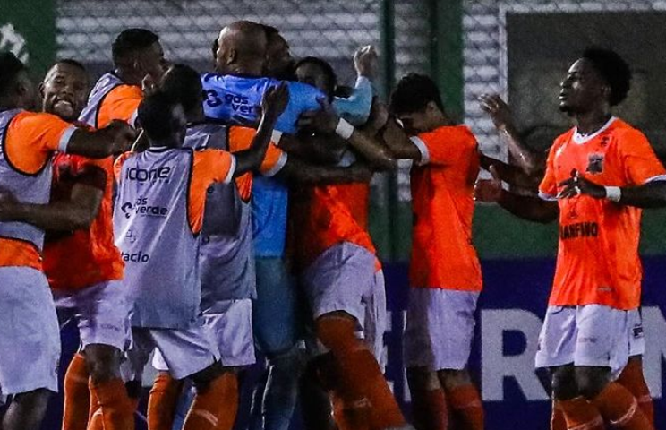 Nova Iguaçu venceu o Audax por 2 a 1 (Crédito: Bruno Maia)