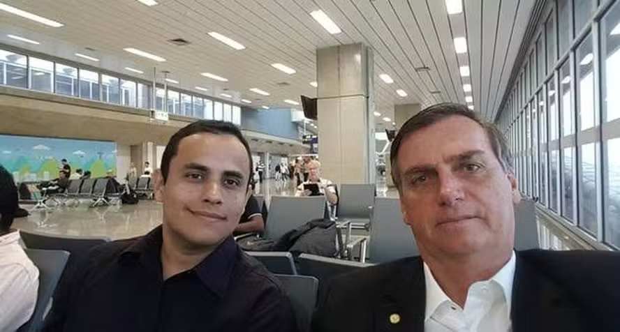 Tércio Arnaud Thomaz e Jair Bolsonaro: na mira da PF. Foto: Reprodução