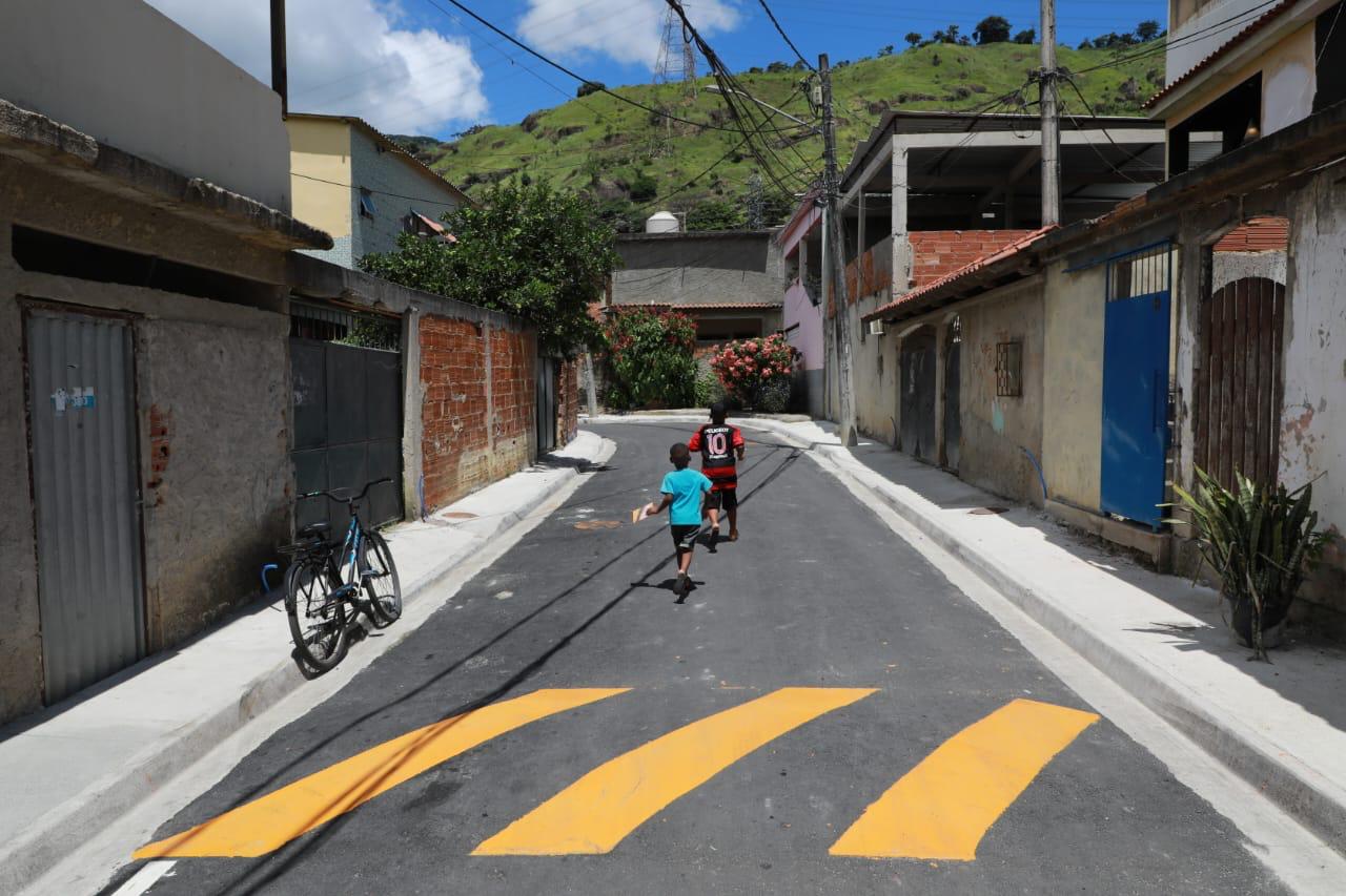 Comunidade do Chuchuzal recebe obra do programa Bairro Maravilha – Marcos de Paula / Prefeitura do Rio