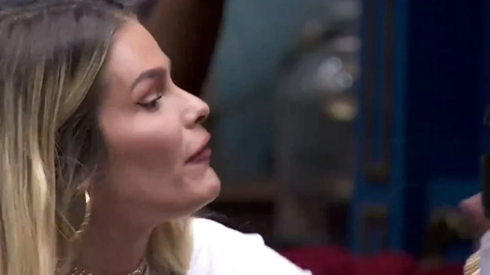 BBB 24: Yasmin Brunet se revolta com Davi e parte pra cima de brother. Créditos: Reprodução / Globo