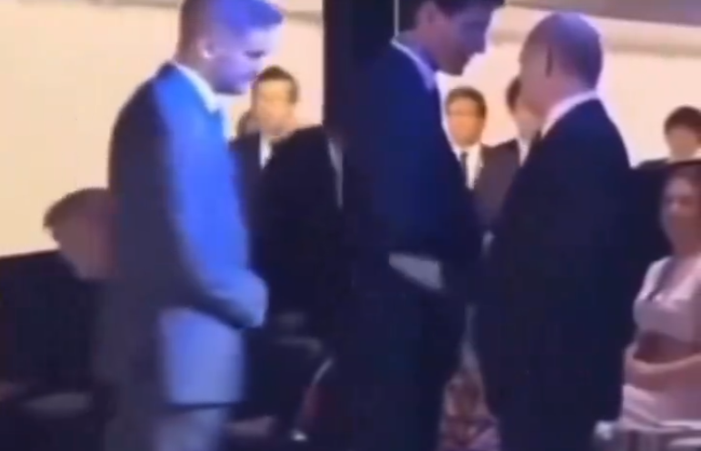 Trudeau, Putin, e um de seus seguranças. Foto: reprodução