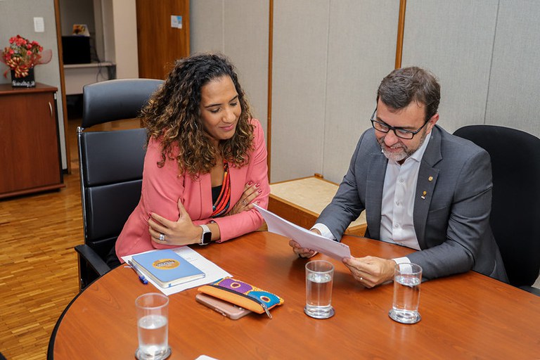 Anielle Franco, irmã de Marielle e Marcelo Freixo, padrinho político da ex-vereadora. Foto: Ascom/Embratur