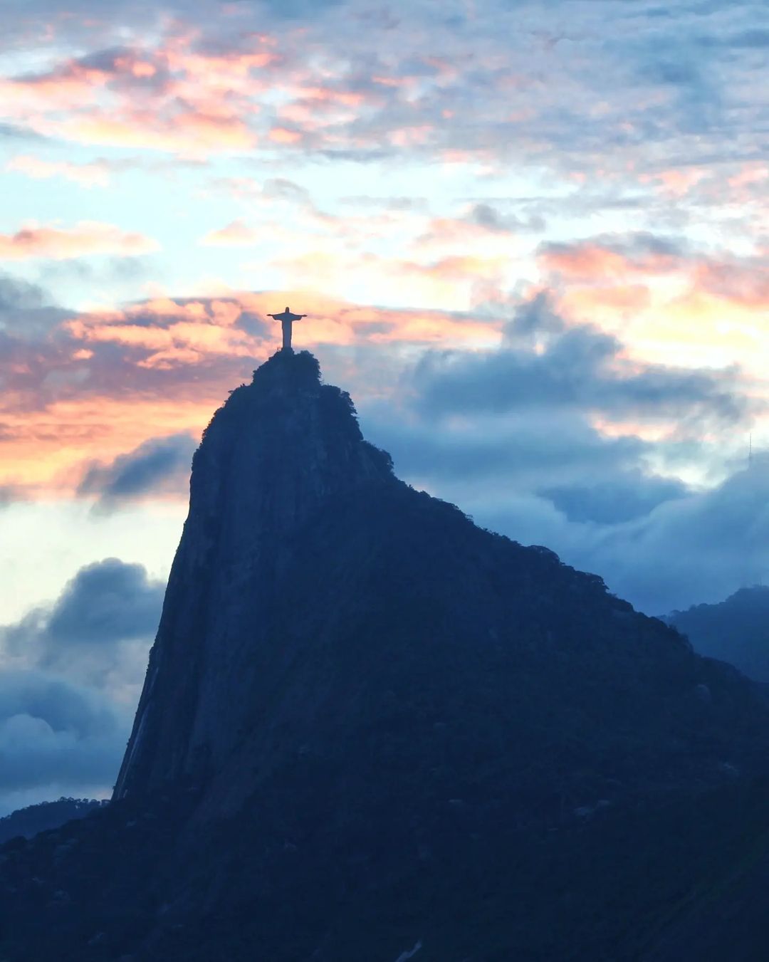 Rio de Janeiro: Foto: instagram.com/emcantosmundoafora - Reprodução COR