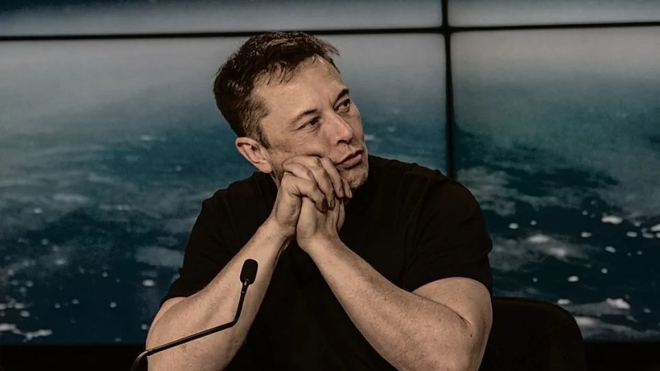 Elon Musk. Créditos: Daniel Oberhaus via Wikimedia Commons