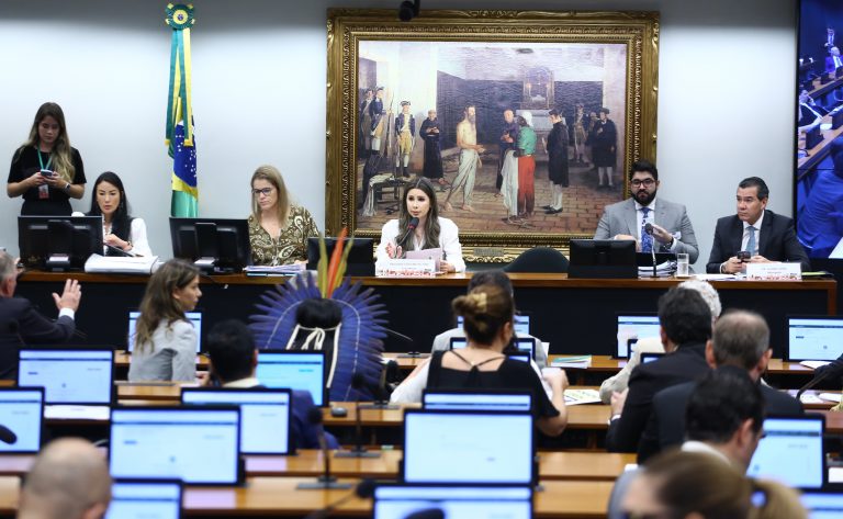 Comissão de Constituição e Justiça e de Cidadania se reuniu por mais de 4 horas - Foto: Vinicius Loures/Câmara dos Deputados