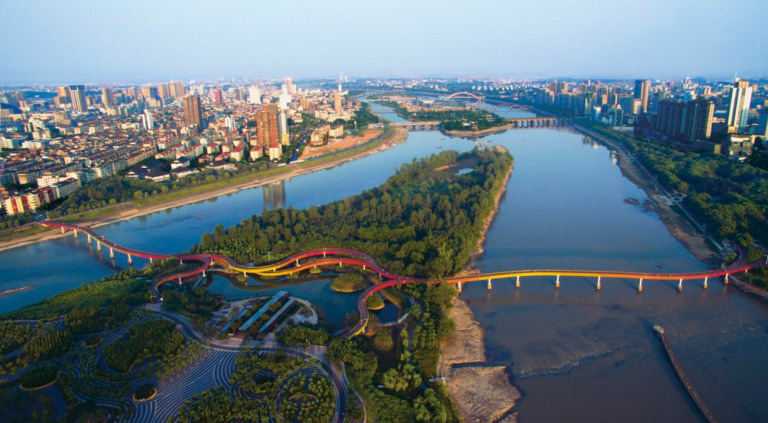 Parque Yanweizhou, situado na confluência dos rios Yiwu e Wuyi, em Jinhua, na província de Zhejiang, na China.