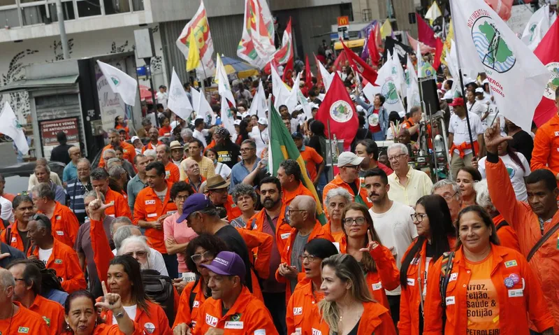 De 10h até às 15h, as centrais sindicais promoverão atividades em uma tenda montada próximo ao portão principal do Parque Madureira - Fernando Frazão/ Agência Brasil