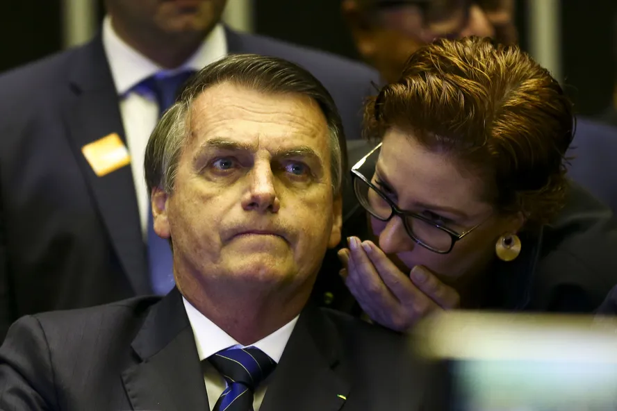 O ex-presidente Jair Bolsonaro e a deputada federal Carla Zambelli (PL-SP). Foto: Foto: Marcelo Camargo/Agência Brasil