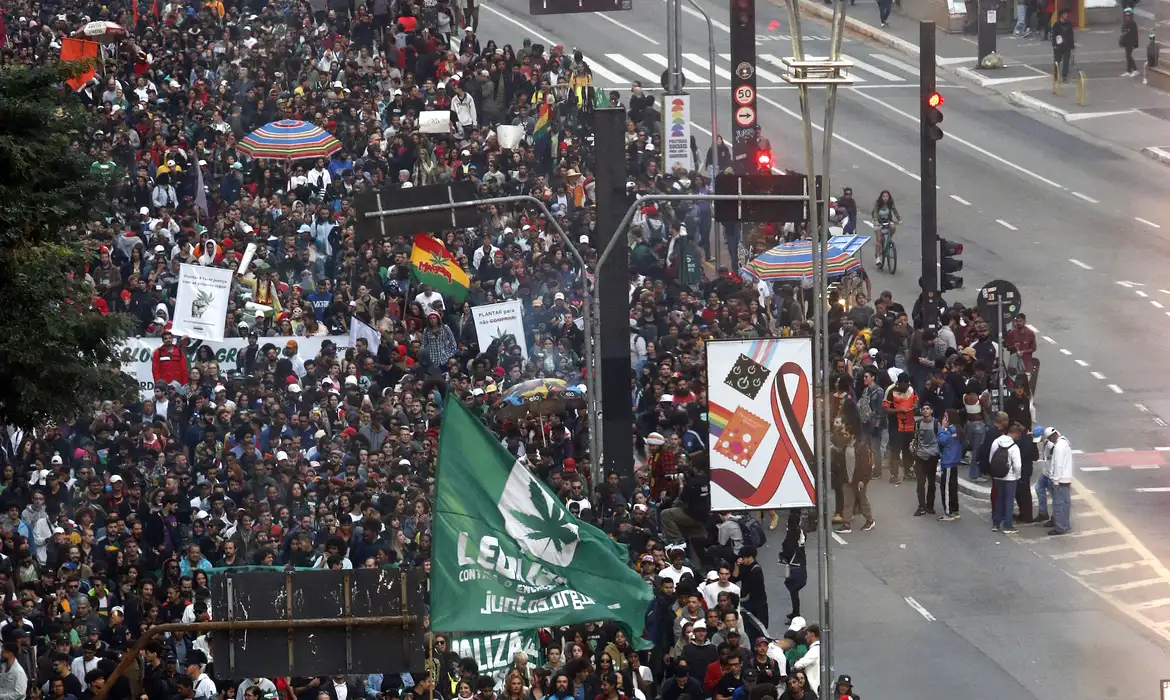 Concentração está marcada para início da tarde deste domingo (16). Foto: Paulo Pinto/ Agência Brasil