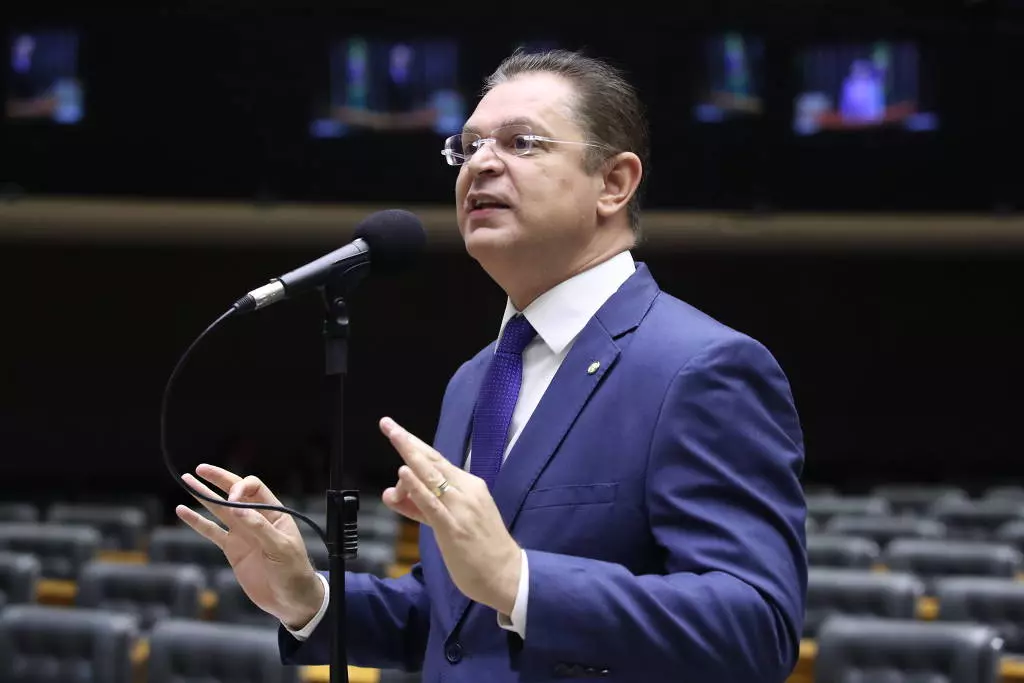 O irrelevante deputado bolsonarista Sóstenes Cavalcante (PL-RJ), principal autor do PL do aborto. Foto: Mario Agra/Agência Câmara