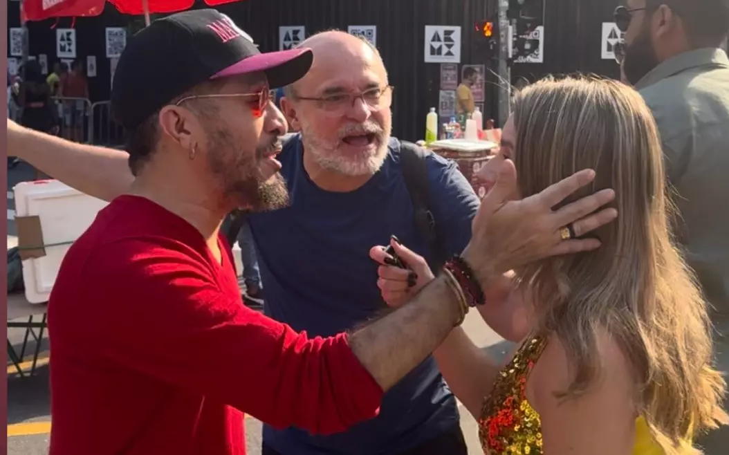 Jean Wyllys e Amanda Vettorazzo durante o confronto na Parada LGBTQIA+ em São Paulo.