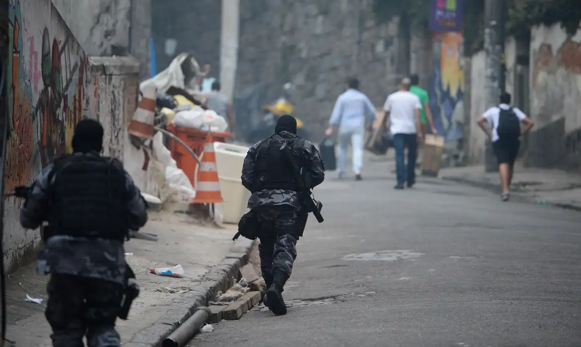 STF sugere meta anual para redução da letalidade policial no Rio