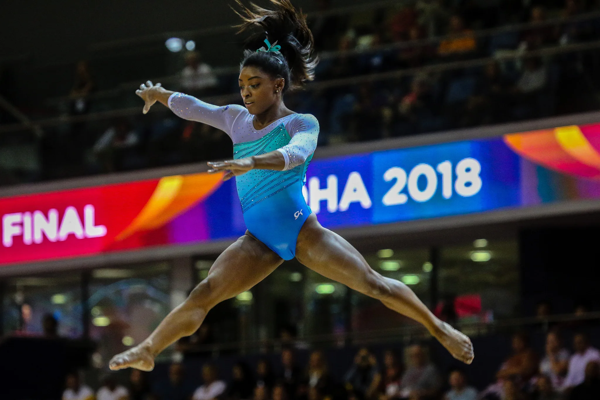 Ginasta Simone Biles é tetra-campeã mundial