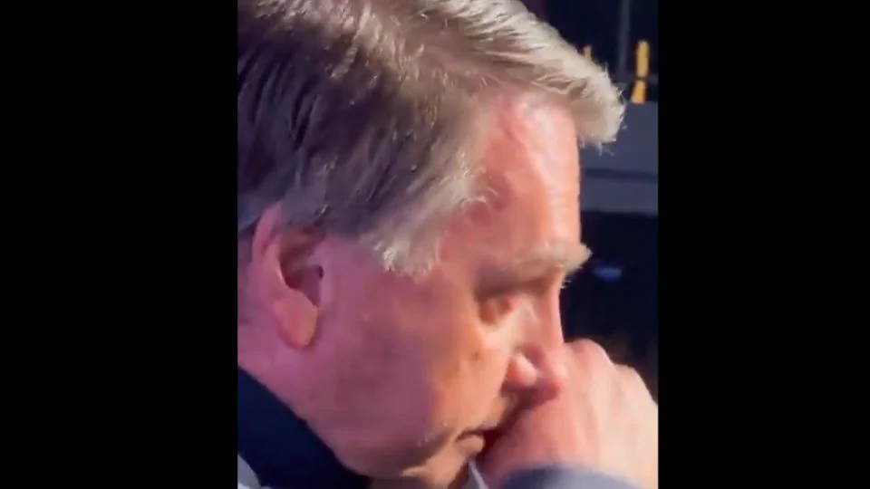 Bolsonaro chorando. Foto: Divulgação