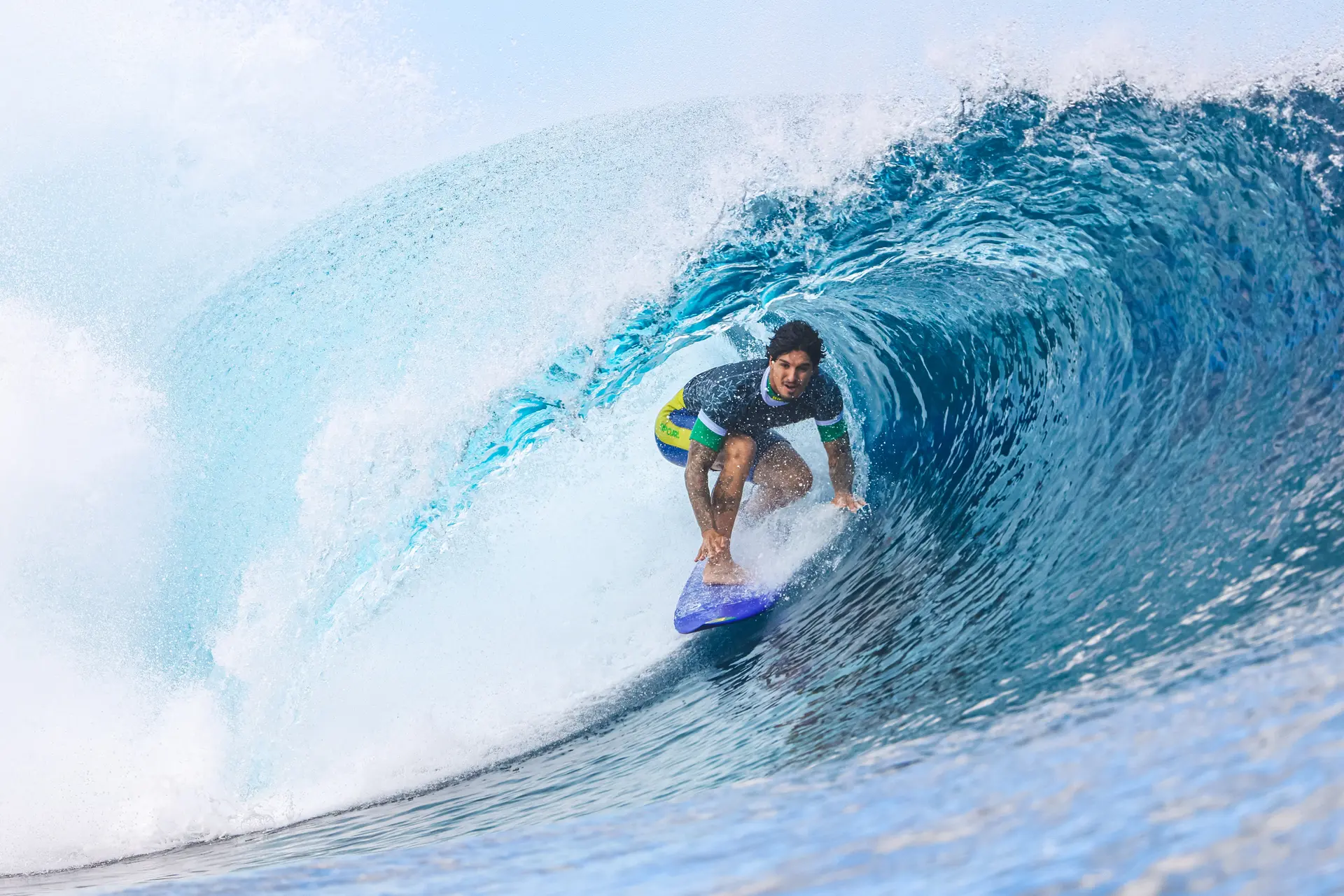 Gabriel Medina participa de treino nas ondas de Teahupoo, no Taiti; brasileiro inicia neste sábado (27) inédita caminhada para conquistar o ouro. Foto: William Lucas/COB