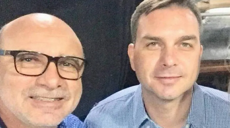 Fabricio Queiroz e seu amigo Flávio Bolsonaro - Foto: Reprodução