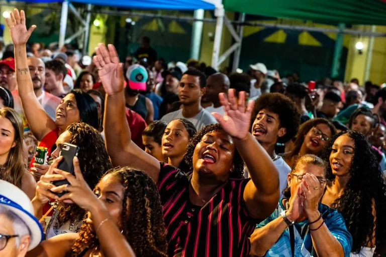 Escolas de samba revelam enredos na Cidade do Samba