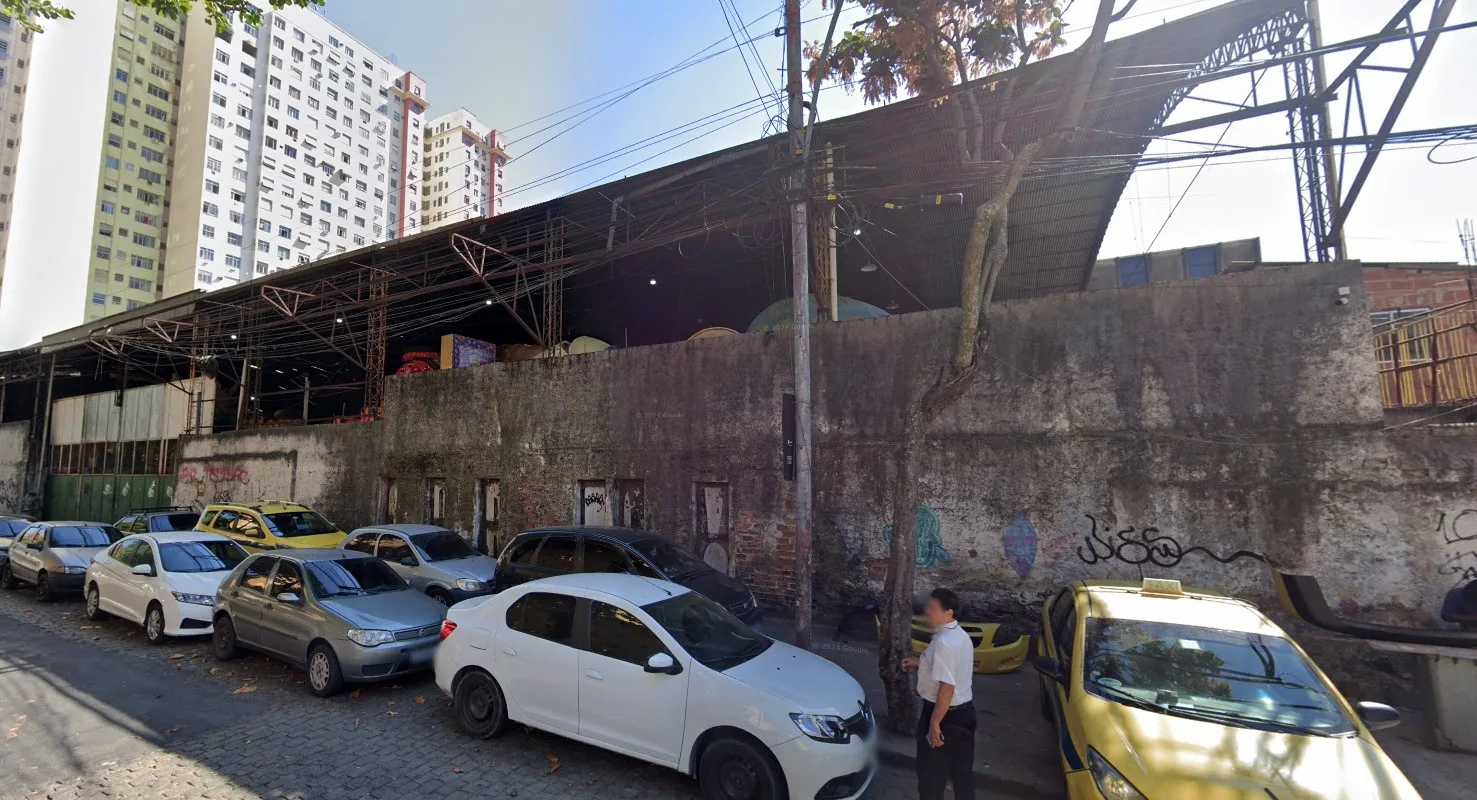 Governador afirmou que escolas não serão mais despejadas de barracão na Rua Frederico Silva (foto: reprodução/Google Maps)