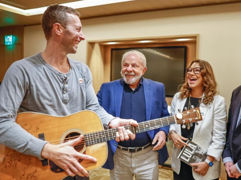 Lula e Janja se reúnem com vocalista do Coldplay, Chris Martin. Foto: Ricardo Stuckert/PR