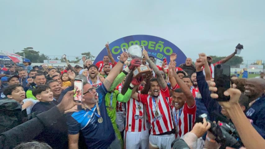 Maricá recebe a Taça de Campeão da Série A2 (Crédito: Agência FERJ)