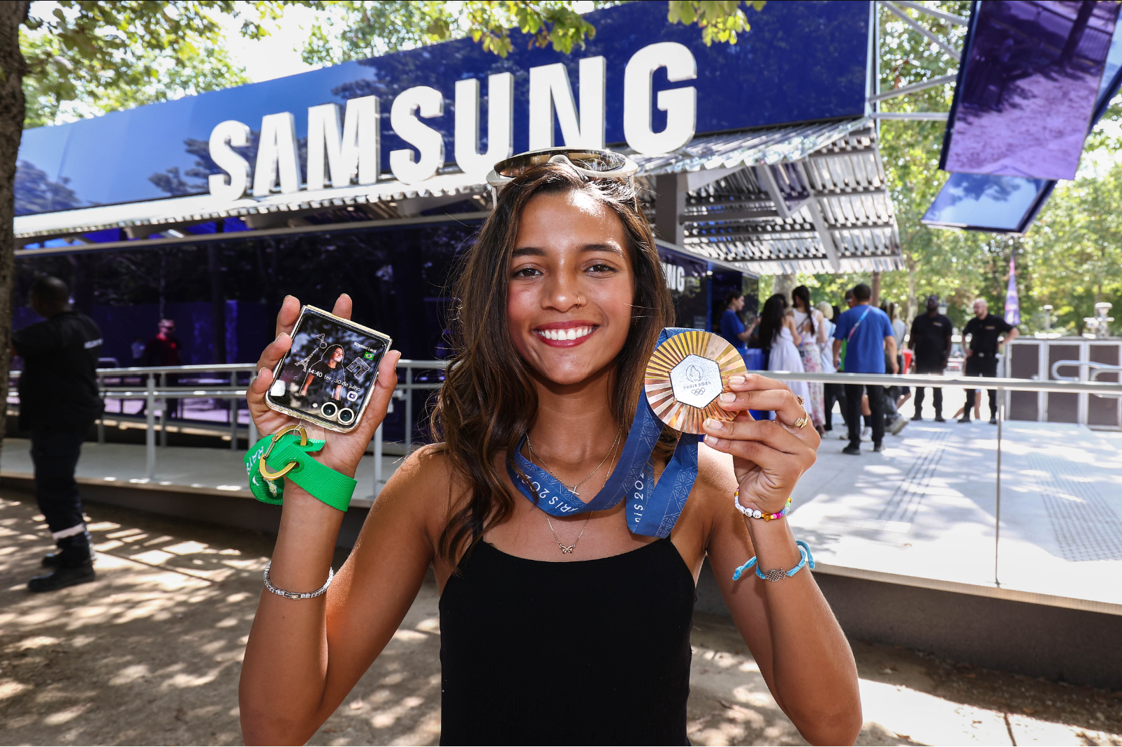 [Entrevista] Paris 2024: Rayssa Leal — skatista do Team Samsung Galaxy e medalhista olímpica — compartilha mensagem para inspirar a próxima geração