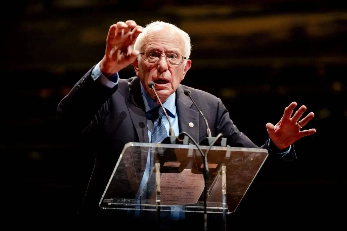 Senador dos Estados Unidos, Bernie Sanders [Robin Van Lonkhuijsen/AFP via Getty Images]