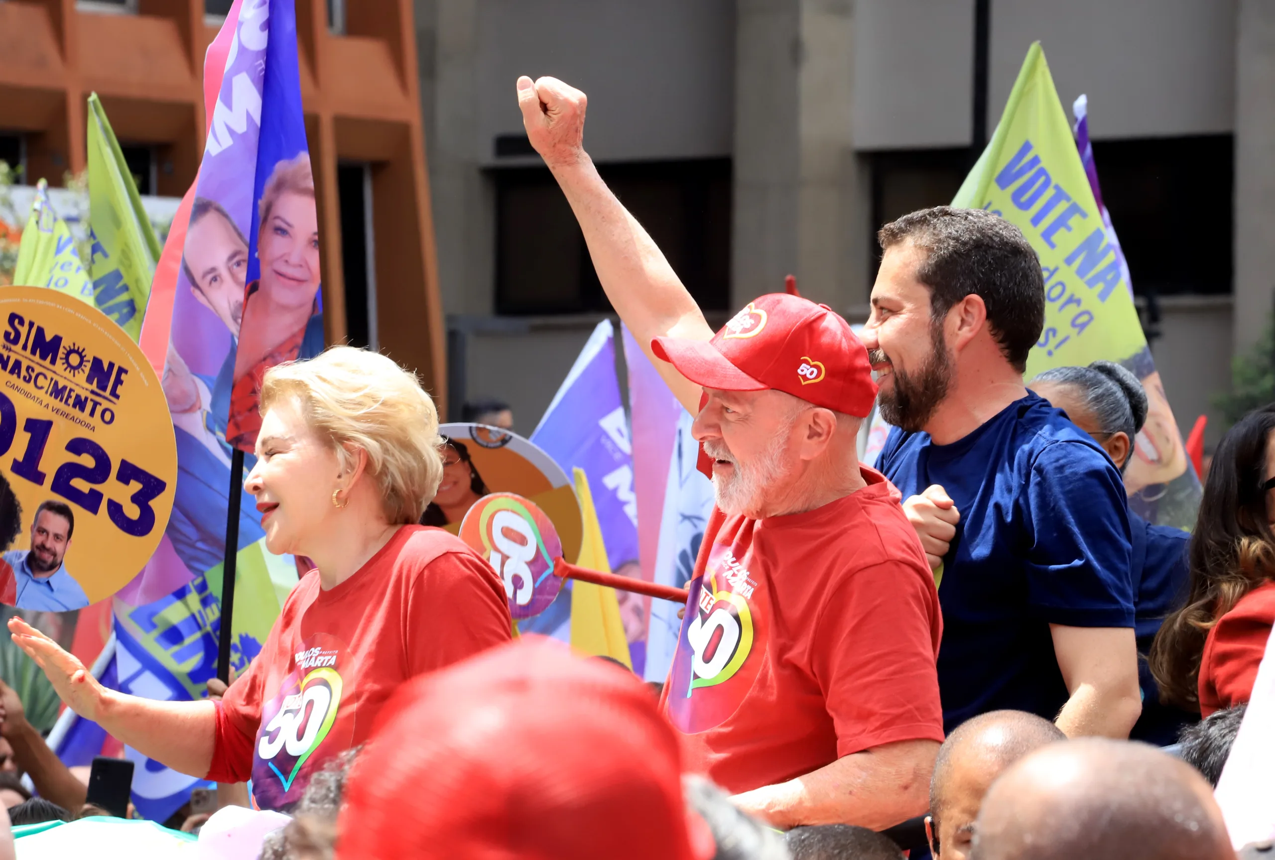 São Paulo/SP - 05/10/2024 - Caminhada com Lula, Boulos e Marta, Avenida Paulista MASP X Rua Augusta. Foto: Roberto Parizotti