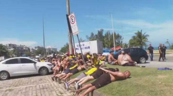 Torcedores do Peñarol detidos após confronto no Recreio dos Bandeirantes