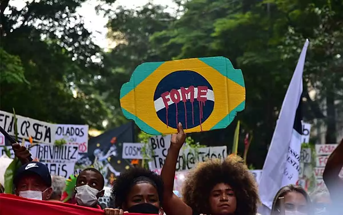 Brasileiros em protesto contra as políticas que aumentaram a fome no Brasil. Foto: Mídia Ninja