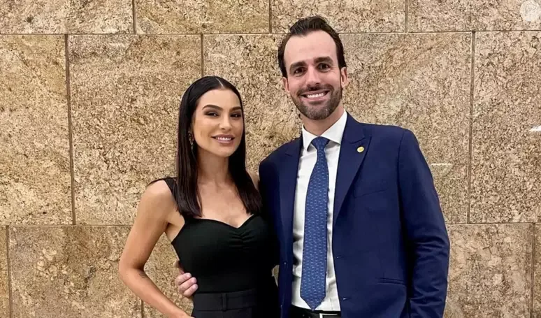 Cintia Chagas e seu ex-marido, o bolsonarista Lucas Bove. Foto: reprodução