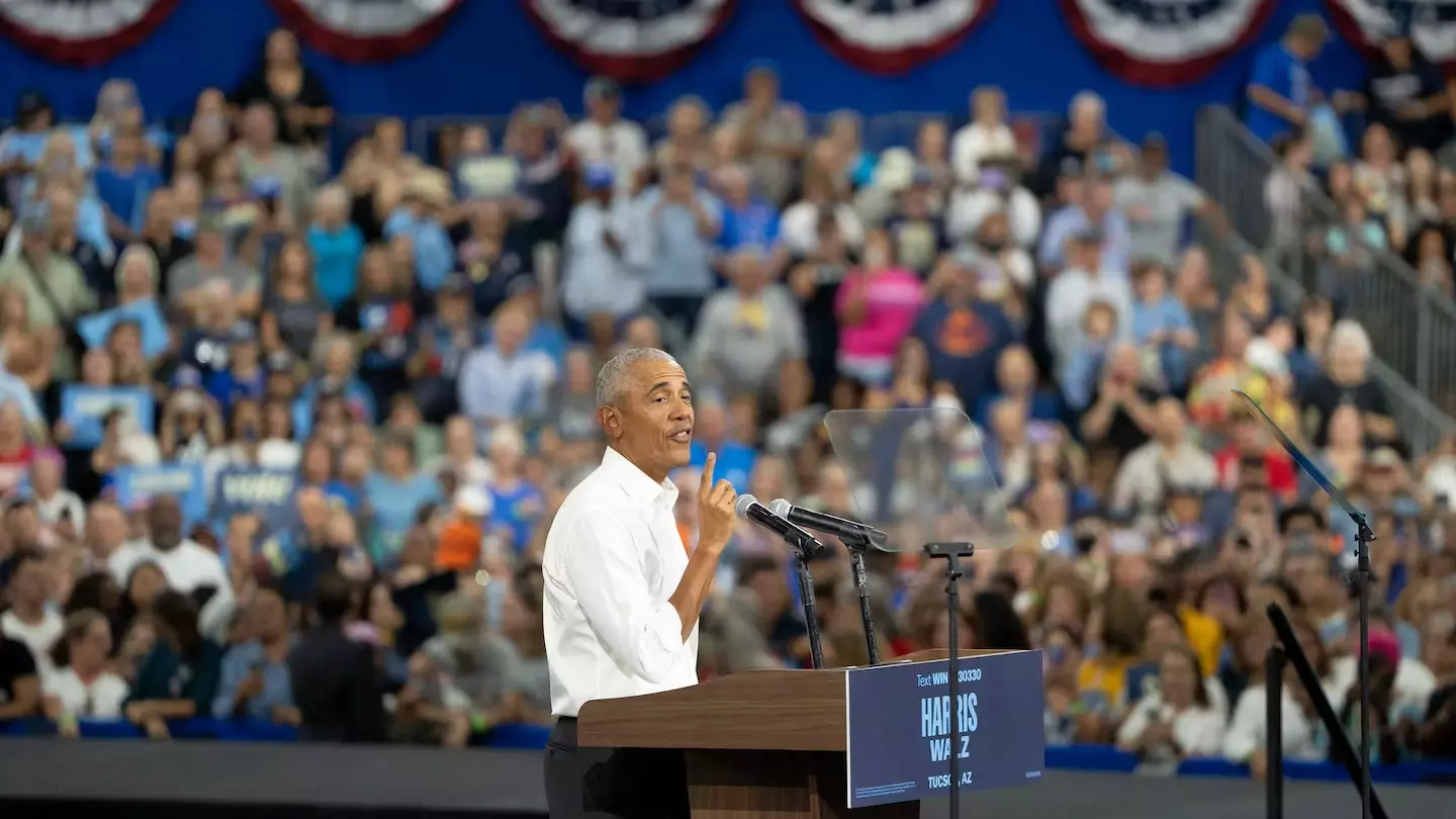 O ex-presidente americano Barack Obama durante comício em Tucson, Arizona, EUA, realizado na sexta-feira, 18 de outubro de 2024- Foto: Reprodução