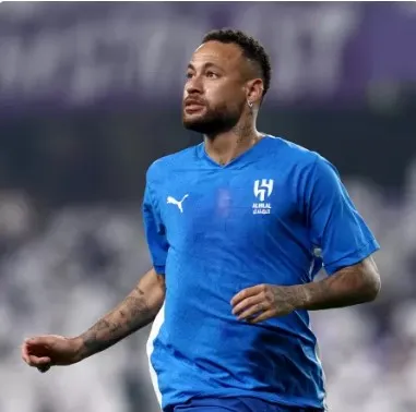 Neymar em sua reestreia pelo Al-Hilal durante partida contra o Al Ain.