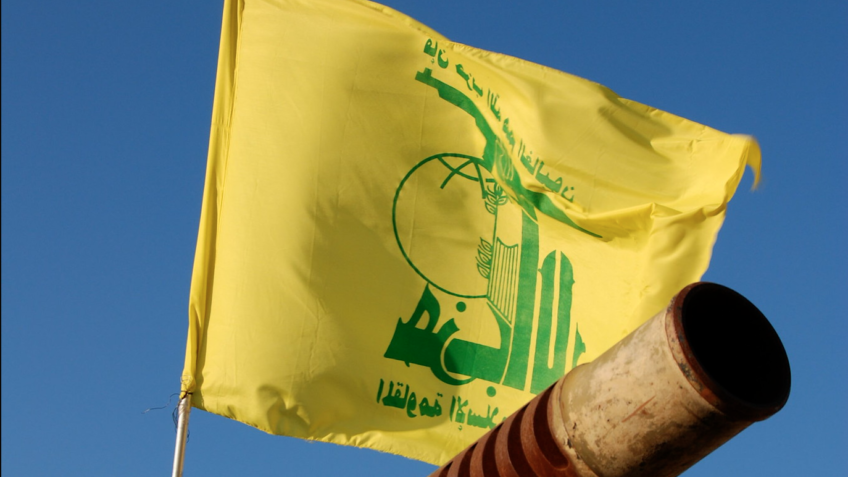 Hezbollah realiza ataque a base militar em Israel.