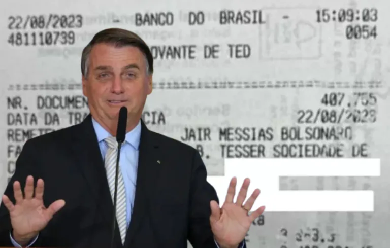 Recibos milionários de Bolsonaro são encontrados pela PF em cofre - Foto: AG Brasil e Reprodução - Montagem Diário Carioca