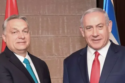 O primeiro-ministro da Hungria Viktor Orban e o primeiro-ministro israelense Benjamin Netanyahu – Foto: Reprodução