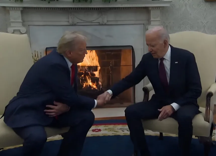 Presidente Joe Biden recebe o Presidente eleito Donald Trump. Biden disse: "Parabéns. Ansioso por uma transição tranquila... Bem-vindo de volta." Presidente eleito Trump: "A política é difícil e em muitos casos não é um mundo agradável, mas é um mundo agradável hoje. Agradeço muito isso.". Foto: RS/Fotos Públicas