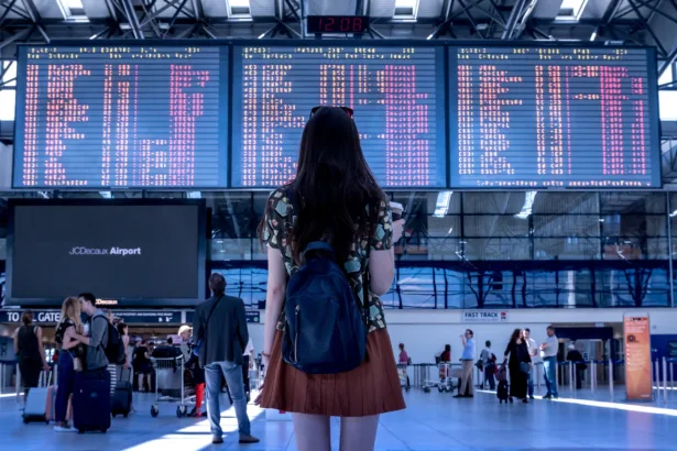 Autorizações de Viagem de Menores digitais crescem 123% nas férias escolares no Rio de Janeiro