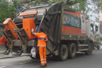 A Comlurb anuncia esquema especial de coleta de lixo domiciliar e seletiva nas festas. Foto: Divulgação/Prefeitura do Rio