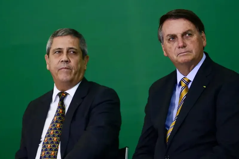 O ex-presidente Jair Bolsonaro e o general Braga Netto, preso pela PF neste sábado, 14 de dezembro de 2024 – Foto: Reprodução