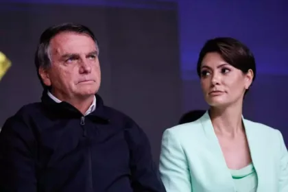 O ex-presidente Jair Bolsonaro e a ex-primeira-dama Michelle Bolsonaro. Foto: Foto: Isac Nóbrega/PR