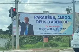 Outdoor em homenagem ao presidente eleito dos EUA, Donald Trump, instalado em Goiânia. Foto: reprodução